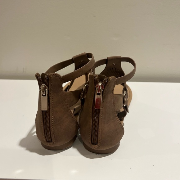 Call it Spring Sandals - Picture 6 of 7